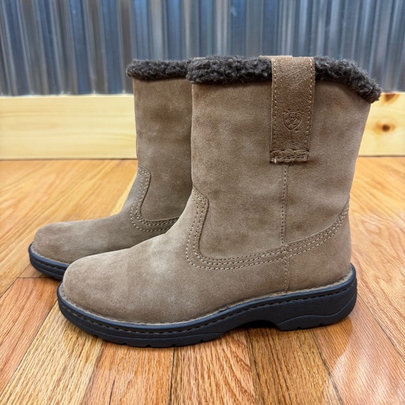 Ariat Shoes - Ariat Tan and Brown Sueded Leather Sherpa Lined Boots 4LR